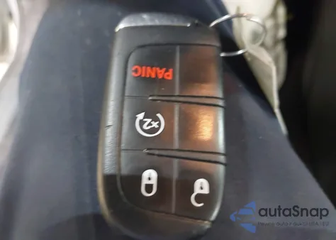 2020 Jeep Renegade Latitude 4X4 из США, поврежденный, VIN ZACNJBBB9LPL21575